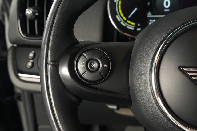 Mini COUNTRYMAN 2.0 Cooper S E ALL4 | Panoramadak | Stoelverwarming | Camera | Apple Carplay |