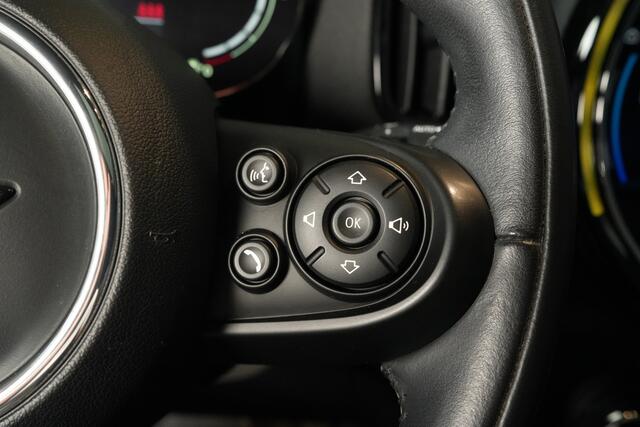 Mini COUNTRYMAN 2.0 Cooper S E ALL4 | Panoramadak | Stoelverwarming | Camera | Apple Carplay |