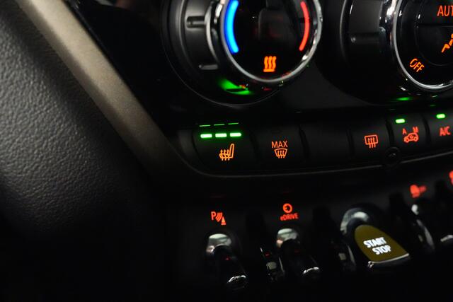 Mini COUNTRYMAN 2.0 Cooper S E ALL4 | Panoramadak | Stoelverwarming | Camera | Apple Carplay |