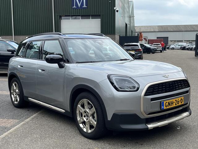 Mini COUNTRYMAN Mini E Favoured S 66.5 kWh ORIG. NL. NAP KM. | CAMERA | LEDER | STOEL + STUURVERWARMING