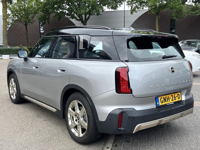 Mini COUNTRYMAN Mini E Favoured S 66.5 kWh ORIG. NL. NAP KM. | CAMERA | LEDER | STOEL + STUURVERWARMING