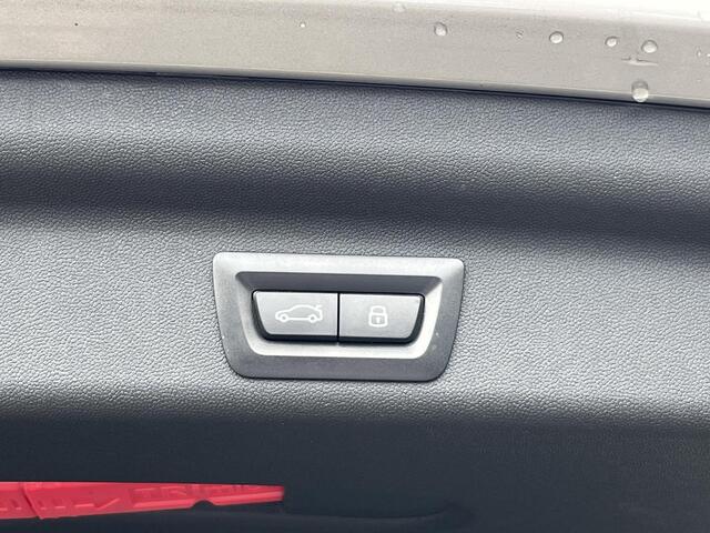 Mini COUNTRYMAN Mini E Favoured S 66.5 kWh ORIG. NL. NAP KM. | CAMERA | LEDER | STOEL + STUURVERWARMING