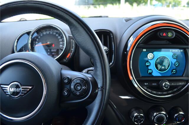 Mini COUNTRYMAN Mini 1.5 Cooper Business Edition Navi | Airco | Dakrails | Bluetooth | PDC | Metallic zwart