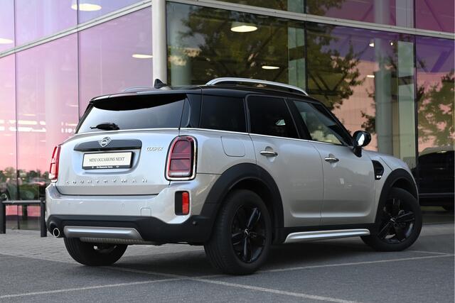Mini COUNTRYMAN Cooper Classic Automaat / Achteruitrijcamera / LED / Comfort Access / Comfortstoelen / Stoelverwarming / Cruise Control