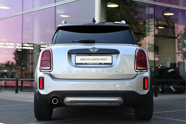 Mini COUNTRYMAN Cooper Classic Automaat / Achteruitrijcamera / LED / Comfort Access / Comfortstoelen / Stoelverwarming / Cruise Control