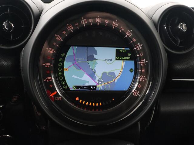Mini COUNTRYMAN 1.6 Cooper Chili | Stoelverwarming | Navigatie | Climate control | Bluetooth | Cruise control | Half leder | Parkeerhulp