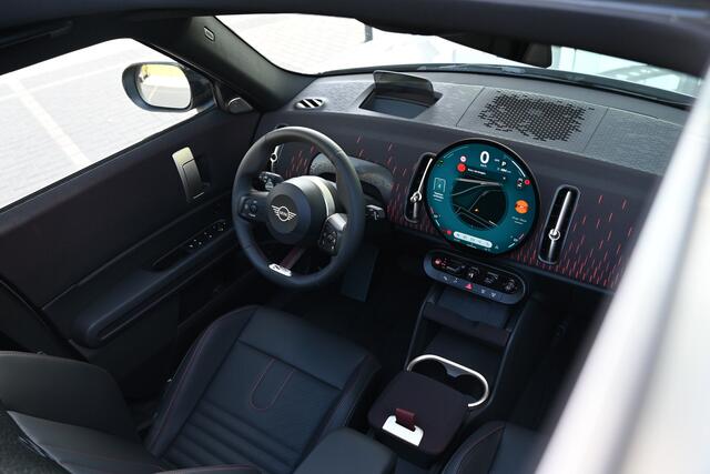 Mini COUNTRYMAN S ALL4 Automaat / John Cooper Works / Pakket L / 20" JCW Flag Spoke 2-tone