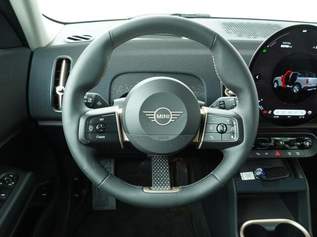 Mini COUNTRYMAN SE ALL4 Classic M Plus |Panoramadak|Trekhaak|Head-up|Climate Control|Stoelverwarming|