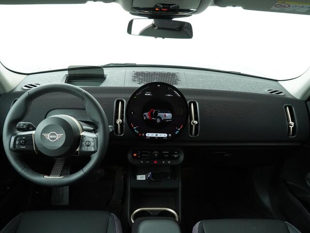 Mini COUNTRYMAN SE ALL4 Classic M Plus |Panoramadak|Trekhaak|Head-up|Climate Control|Stoelverwarming|