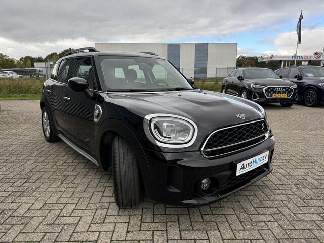 Mini COUNTRYMAN Mini 2.0 Cooper S E ALL4 Classic Leer Cruise Control Navigatie Carplay PDC Stoelverwarming Voorruitverwarming