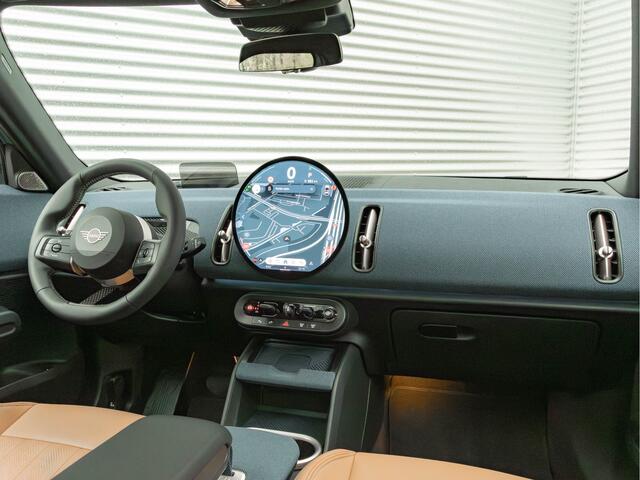 Mini COUNTRYMAN Mini 1.5 C Favoured - XL Pakket - Pano - Trekhaak - Memoryzetel