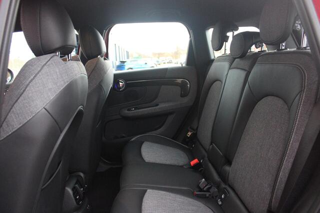 Mini COUNTRYMAN MINI 2.0 192PK Cooper S Chili | NAVIGATIE | CRUISE CONTROL | CLIMATE CONTROL | KEYLESS ENTRY | PARKEERSENSOREN ACHTER | 18" LICHTMETALEN VELGEN | SFEER VERLICHTING | LED KOPLAMPEN / LED MISTLAMPEN | ELEKTRISCH INKLAPBARE BUITENSPIEGELS |