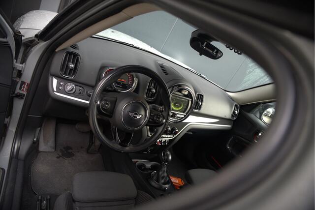 Mini COUNTRYMAN Mini 2.0 Cooper S Chili | Stoelverwarming | Parkeersensoren | Navigatie | LED | Keyless | Climate Control | Ambiance Verlichting