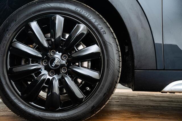 Mini COUNTRYMAN 2.0 Cooper S Chili Panoramadak - Elektrisch verstelbare/verwarmde stoelen - Comfort acces - Elektrisch inklapbare buitenspiegels - Head up - Harman Kardon - Park Assistant - Getinte Ruiten -