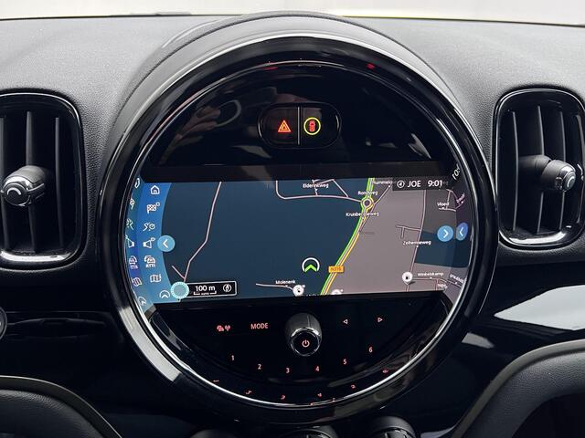 Mini COUNTRYMAN Cooper S E ALL4 AT / Plug-In / EAER 52 km / Leder / Navigatie / Elektrische klep / Elektrische stoelen / Adaptieve CC / Apple Carplay Android / Camera / 17" LM wielen met All Season banden /