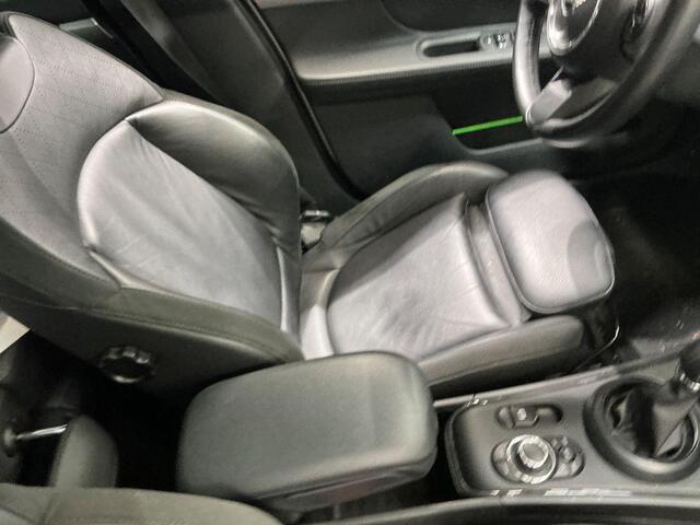 Mini COUNTRYMAN Mini 2.0 Cooper S E ALL4 Classic | Panoramadak | Lederen bekleding | Adaptive LED | Stoelverwarming | Verwarmd Stuurwiel | Sportstoelen | Climate control | Armsteun | Keyless entry