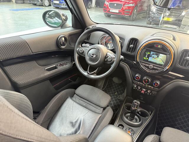 Mini COUNTRYMAN Mini 1.5 Cooper Chili Oakwood, 136Pk, 2018, Panoramadak, Sportstoelen, Climate control, Cruise control, LED koplampen, 18" velgen,
