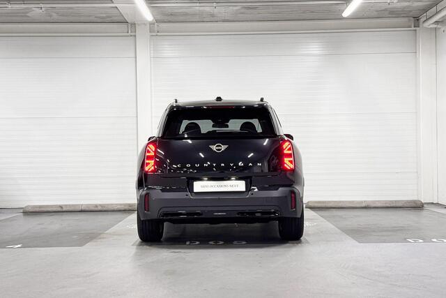 Mini COUNTRYMAN E | Classic Uitvoering | Pakket M Plus | Trekhaak | 18" Asteroid Spoke