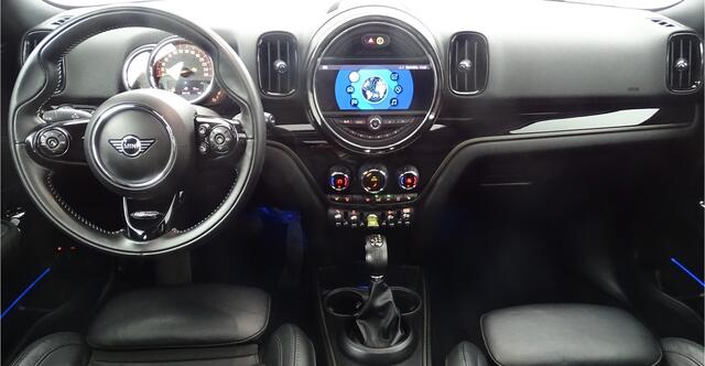 Mini COUNTRYMAN 2.0 Cooper SE ALL4-PANORAMA-LEDER-HARMANKARDON-CAMERA , schuifdak/ pano, stoelverwarming, elec stoelverst met geheugen, elec koffersluiting, privacyglas, Harman Kardon, cruise, lederbekleding, keyless entry, camera achter, pdc