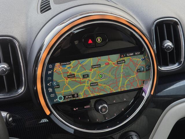 Mini COUNTRYMAN 1.5 Cooper S E ALL4 PHEV MINI Yours Automaat / Dealer onderhouden / Leder / Schuifdak / Elektrische stoelen / Harman Kardon / Adaptieve CC / HUD / Achteruitrijcamera / Parkeer assistent / Apple Carplay Android /