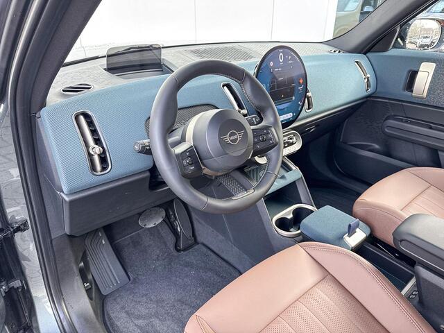 Mini COUNTRYMAN E Favoured 66.5 kWh M Pakket