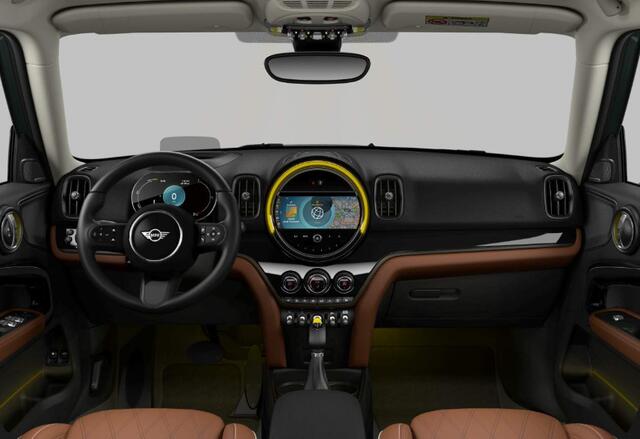 Mini COUNTRYMAN Cooper S E ALL4 Panoramadak - Active Cruise Control - Elektrisch verwarmbare/verstelbare stoelen - Harman Kardon - Driving/Parking Assistent - Comfort acces - Head up - Achteruitrijcamera -