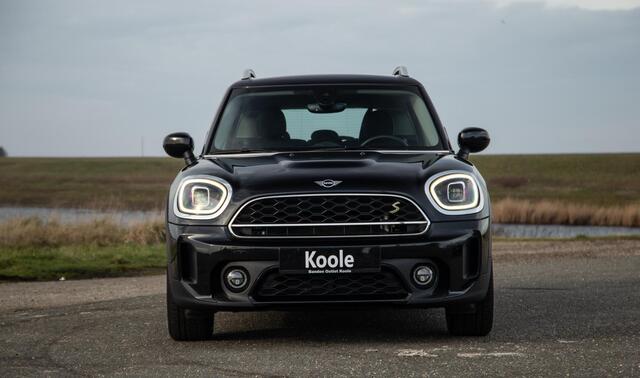 Mini COUNTRYMAN Mini 1.5 Cooper S E ALL4 Essential CAMERA / NAVI / CARPLAY / AIRCO / ZWART / STOELVERWARMING