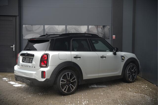 Mini COUNTRYMAN Mini 1.5 Cooper S E ALL4 | JCW | Panoramadak | Stoelverwarming | Harman Kardon | Head-Up Display | John Cooper Works | Camera | Apple Carplay | Parkeersensoren | Keyless |