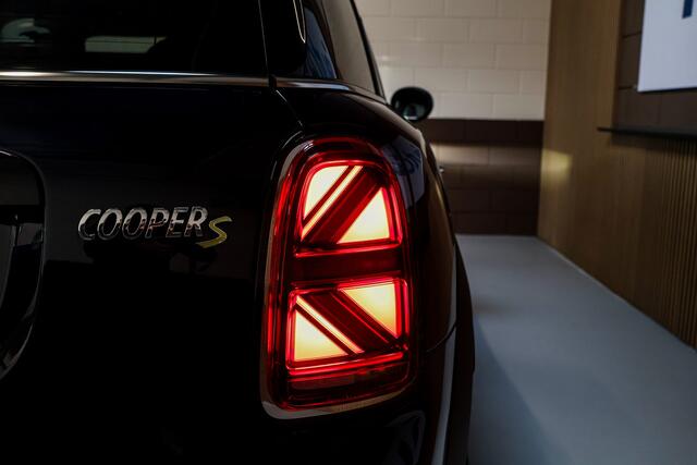 Mini COUNTRYMAN Mini 2.0 Cooper S E ALL4 Yours Pano/LED/HK/Leder/Camera/Keyless/Elek. stoel/ACC/18"