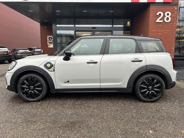 Mini COUNTRYMAN Mini 1.5 Cooper S E ALL4 Classic // FULL LED // NAVI + CARPLAY // KEYLESS // CAMERA // SHADOW LINE // STOELVERWARMING