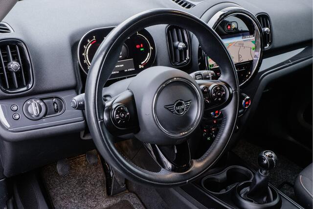 Mini COUNTRYMAN Mini 1.5 One Pepper Full map navigatie/ Cruise control/ Pdc/ Carplay/ Climate control
