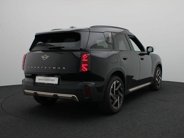 Mini COUNTRYMAN C Favoured Trim + Pakket L + Panorama dak + Harman Kardon + Camera + 19''