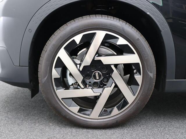 Mini COUNTRYMAN C Favoured Trim + Pakket L + Panorama dak + Harman Kardon + Camera + 19''