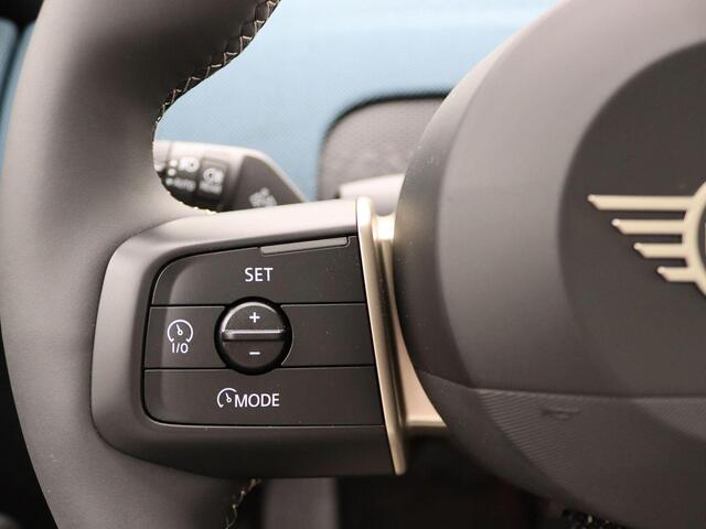 Mini COUNTRYMAN C Favoured Trim + Pakket L + Panorama dak + Harman Kardon + Camera + 19''