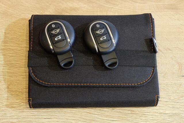 Mini COUNTRYMAN Mini 1.5 Cooper Classic Business Edition / Pano / Camera / Leder