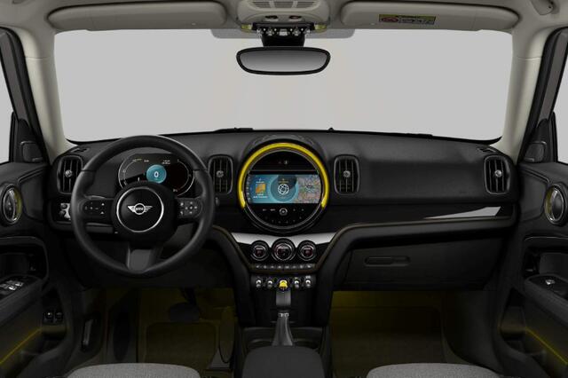 Mini COUNTRYMAN Cooper S E ALL4 Panoramadak - Active Cruise Control - Harman Kardon - Elektrisch verstelbare/verwarmde stoelen - Comfort acces - Elektrisch inklapbare buitenspiegels - Driving/Park Assistant -