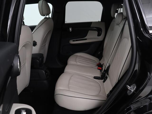 Mini COUNTRYMAN 2.0 Cooper S Chili | Panoramadak | Leder | Trekhaak | Stoelverwarming | Harman/Kardon | Camera | Park Assist | 18'' | Full LED | Navigatie | Climate control