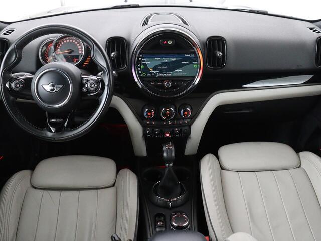 Mini COUNTRYMAN 2.0 Cooper S Chili | Panoramadak | Leder | Trekhaak | Stoelverwarming | Harman/Kardon | Camera | Park Assist | 18'' | Full LED | Navigatie | Climate control