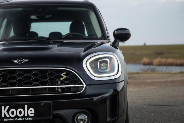 Mini COUNTRYMAN Mini 1.5 Cooper S E ALL4 Essential CAMERA / NAVI / CARPLAY / AIRCO / ZWART / STOELVERWARMING