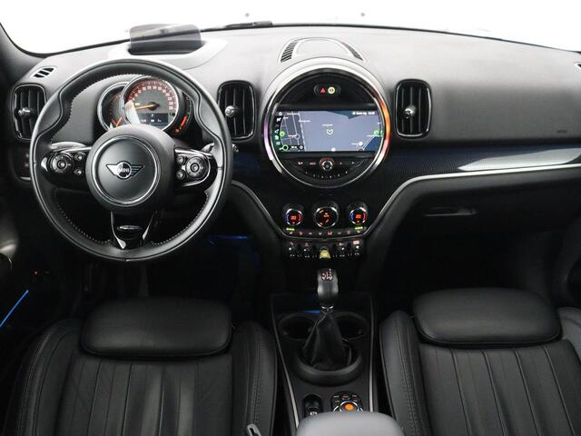 Mini COUNTRYMAN 1.5 Cooper S E ALL4 Chili | Panoramadak | Leder | Head-Up | Harman/Kardon | Stoelverwarming | Adaptive cruise | Camera | Carplay | Navigatie | Climate control | PHEV | Plug In