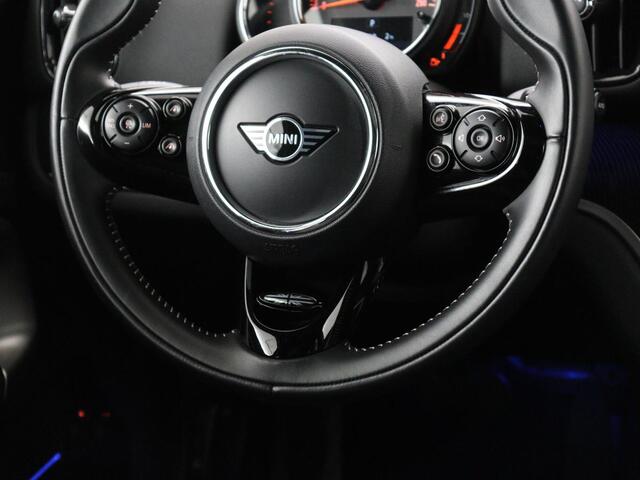 Mini COUNTRYMAN 1.5 Cooper S E ALL4 Chili | Panoramadak | Leder | Head-Up | Harman/Kardon | Stoelverwarming | Adaptive cruise | Camera | Carplay | Navigatie | Climate control | PHEV | Plug In