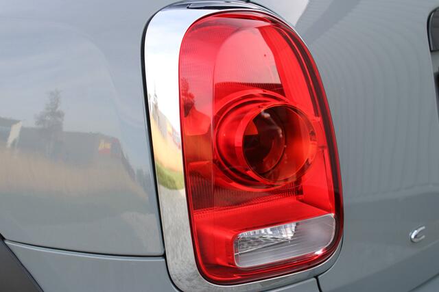 Mini COUNTRYMAN Mini 1.5 Cooper Dutch Made Edition | Incl. 12 maanden garantie | 100% dealer onderhouden | Cruise control | Climate control | Navigatie | Bluetooth |Apple carplay |