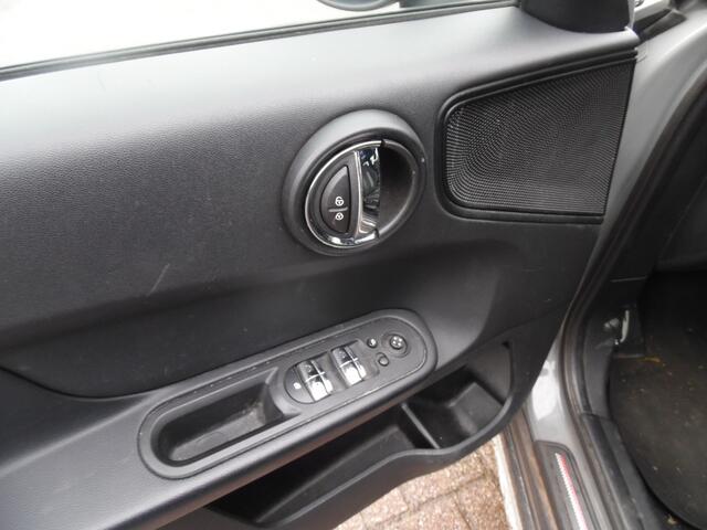 Mini COUNTRYMAN Mini 2.0 Cooper D Pepper