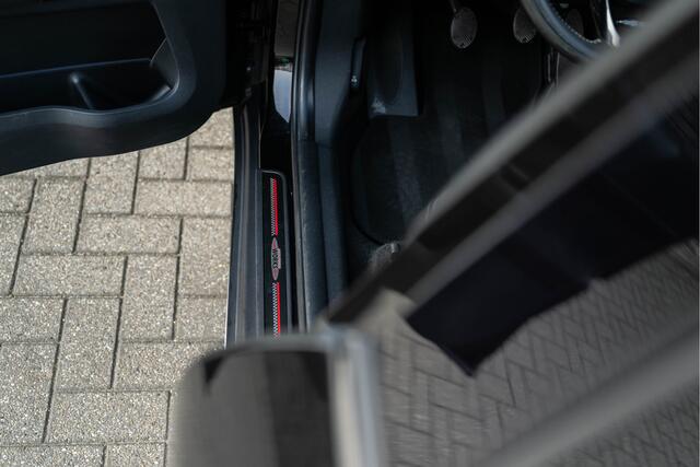 Mini COUNTRYMAN 2.0 Cooper S ALL4 | JCW-Trim | Navigatie | Panorama | Lounge Leder | Head-Up | Camera | 18"LM | Midnight Black