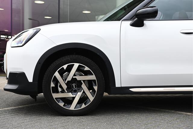 Mini COUNTRYMAN C Automaat / Pakket XL / Favoured / 19" Kaleido Spoke 2-tone
