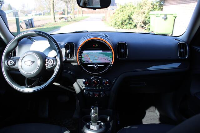 Mini COUNTRYMAN Mini 1.5 Cooper Business Edition NAVI ECC LED AUTOM 142000KM!!!