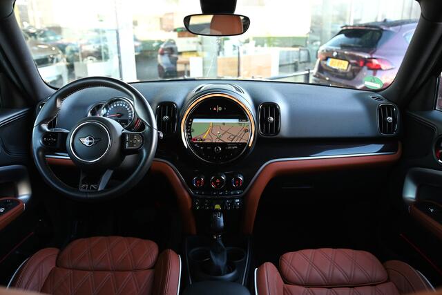 Mini COUNTRYMAN Cooper SE ALL4 Automaat / LED / Comfortstoelen / Comfort Access / Park Assistant / Stoelverwarming / Cruise Control