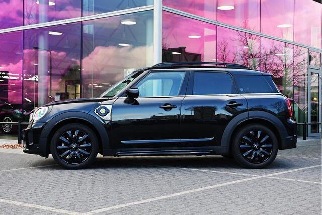 Mini COUNTRYMAN Cooper SE ALL4 Automaat / LED / Comfortstoelen / Comfort Access / Park Assistant / Stoelverwarming / Cruise Control