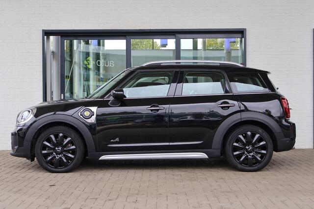 Mini COUNTRYMAN Mini 1.5 Cooper S E ALL4 Chili Navigatie | Cruise Control | Parkeersensoren | Comfort Access | 18" Licht Metaal | Sportstoelen