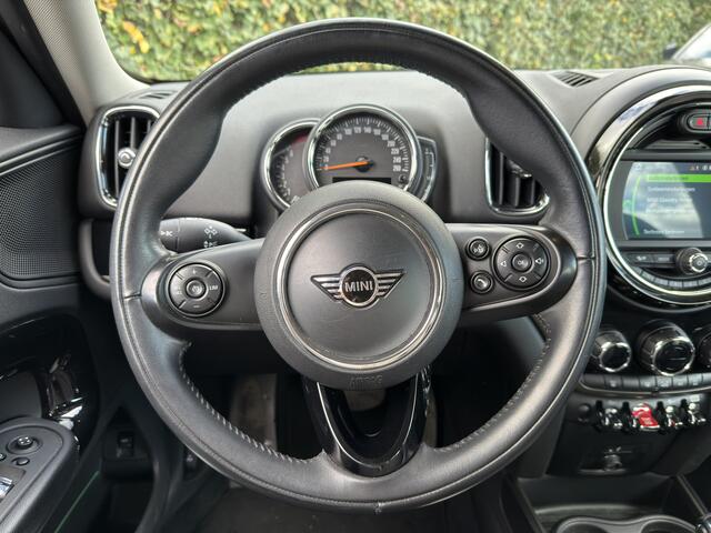 Mini COUNTRYMAN Mini 1.5 Cooper | 17'' | Comfort Access | Elek. Achterklep | PDC voor + achter | Navigatie